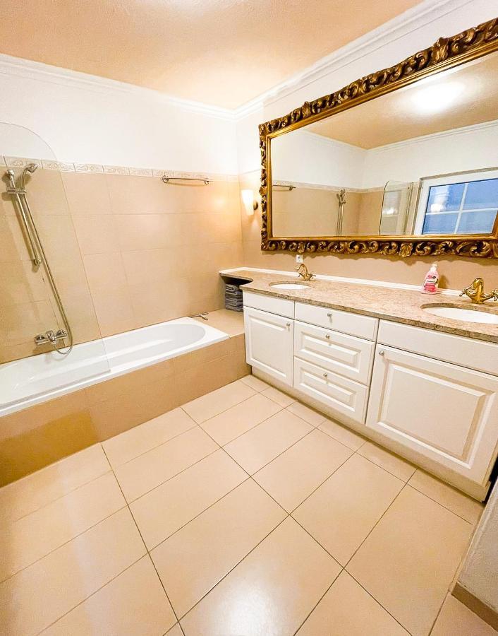 Stylische Wohnung Mit Charme ราเวนส์บวร์ก ภายนอก รูปภาพ